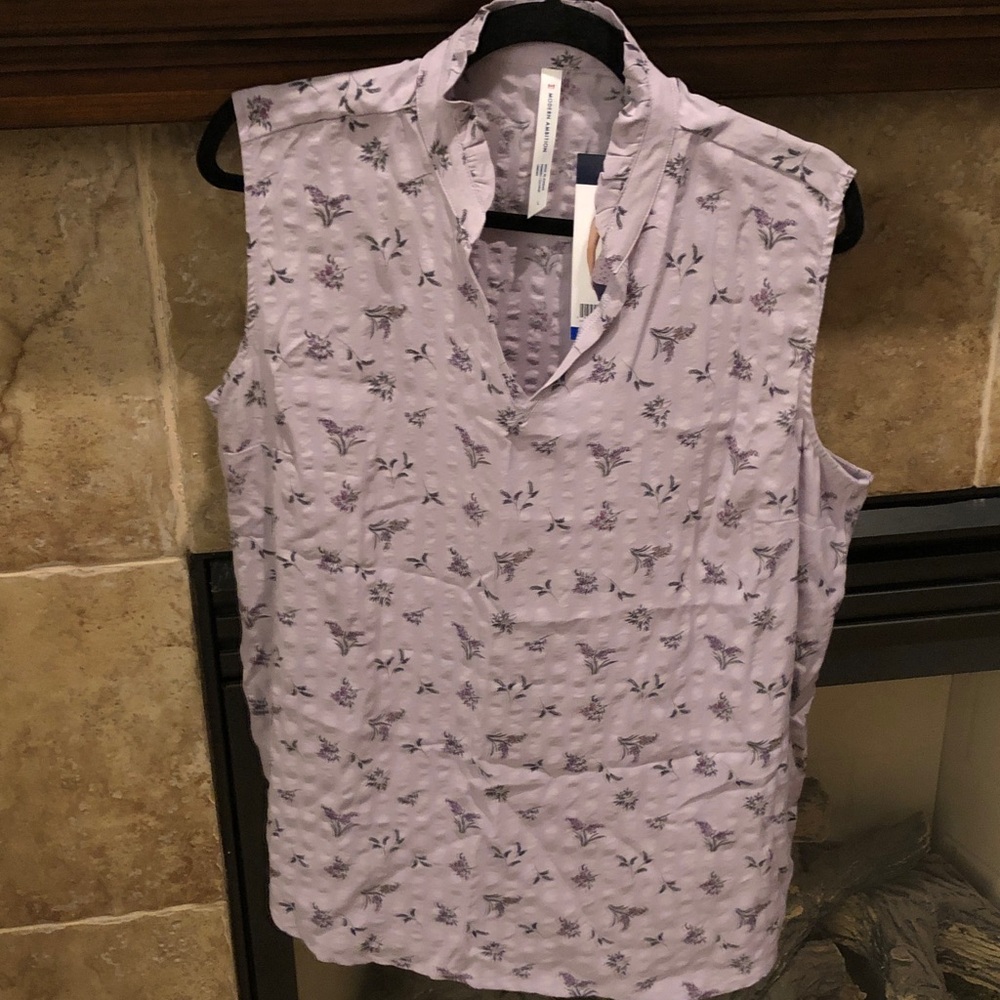 Modern Ambition Sleeveless V-Neck Blouse in Lavender Purple